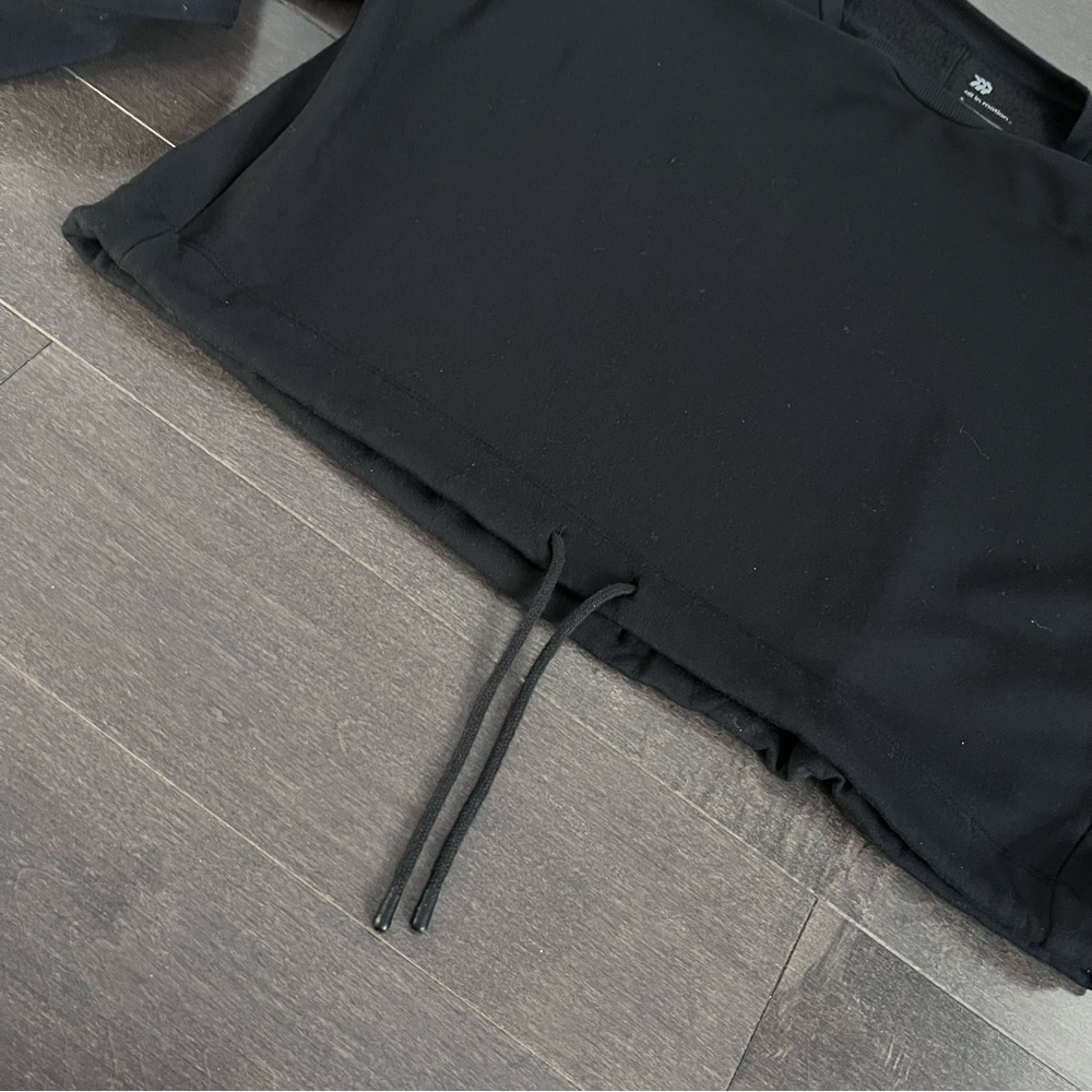 All in Motion Women’s Black Slightly Cropped Drawstring Sweatshirt Size S - Picture 2 of 8